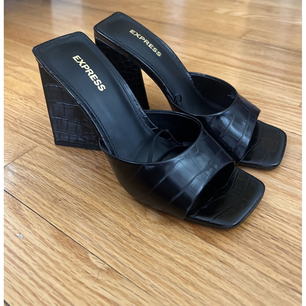 Express Open Toe Triangle Block Heels